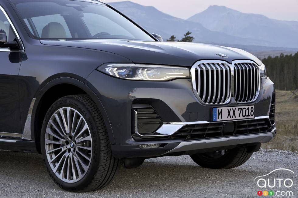 The new 2019 BMW X7