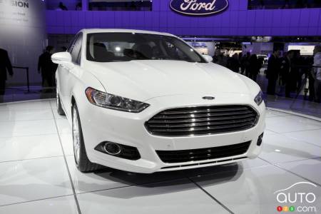 Photos de la Ford Fusion Hybride 2013 au Salon de l'auto de Détroit