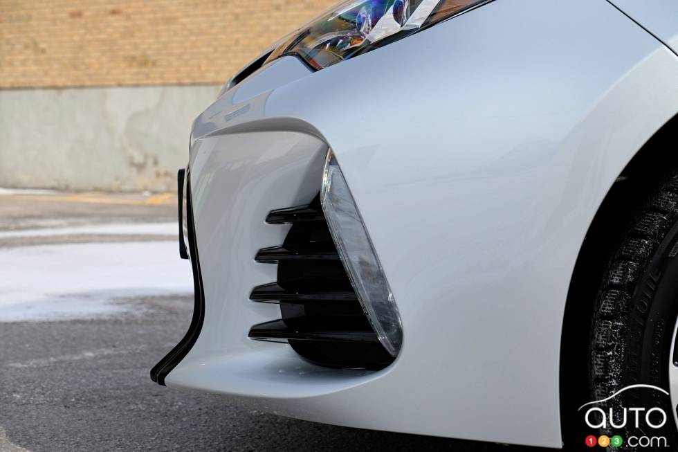 We test drive the new 2019 Toyota Corolla 