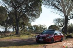 Vue 3/4 avant gauche éloignée