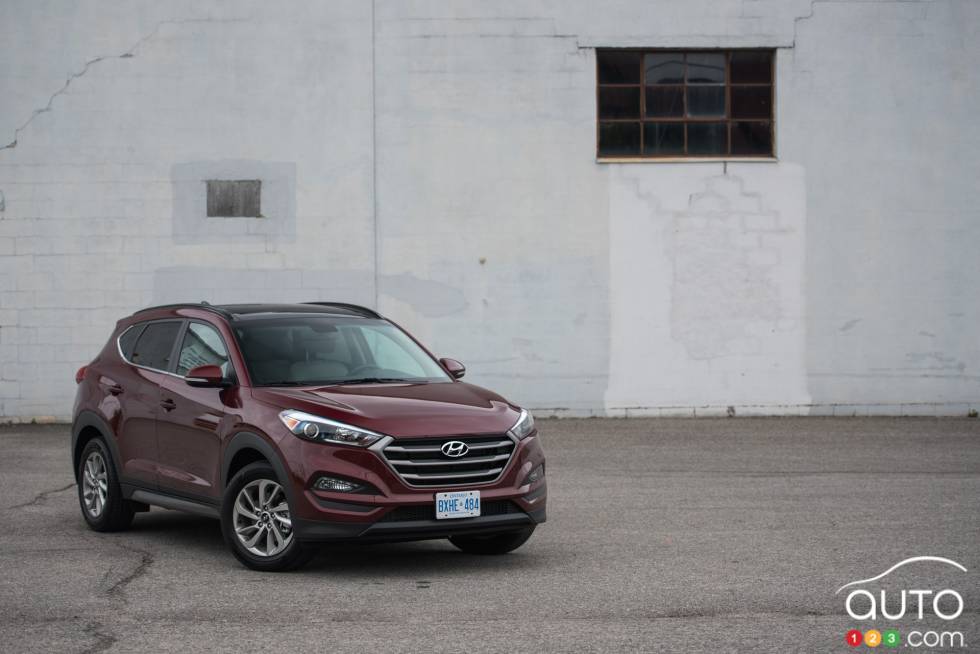 Vue 3/4 avant du Hyundai Tucson 2016