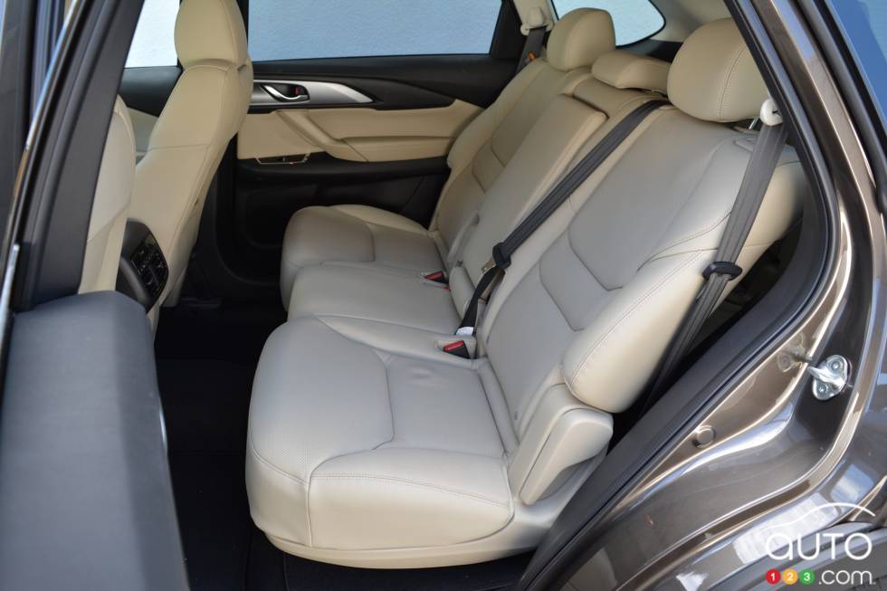 2016 Mazda CX-9 second row seats