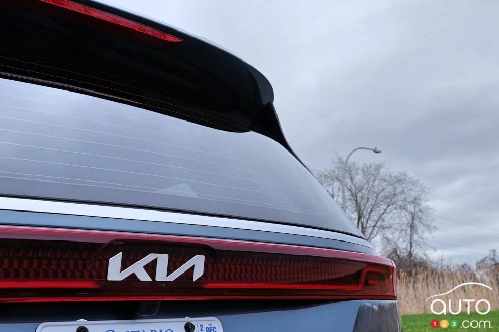 We drive the 2022 Kia Carnival