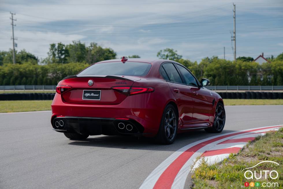 2019 Alfa Romeo Giulia Quadrifoglio Nero Edizione in Rosso Competizione