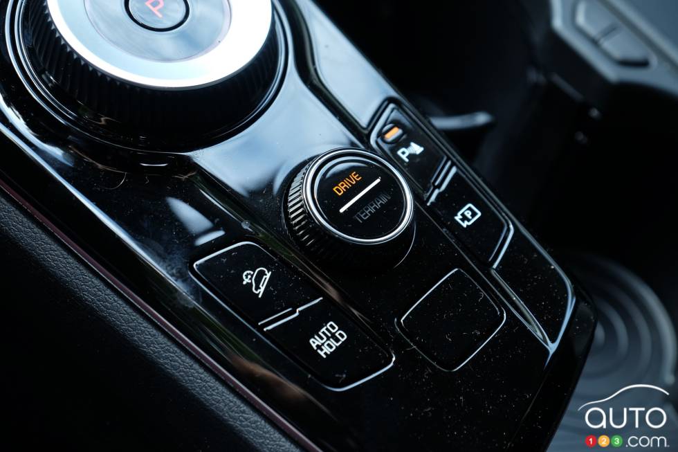 We drive the 2023 Kia Sportage HEV 