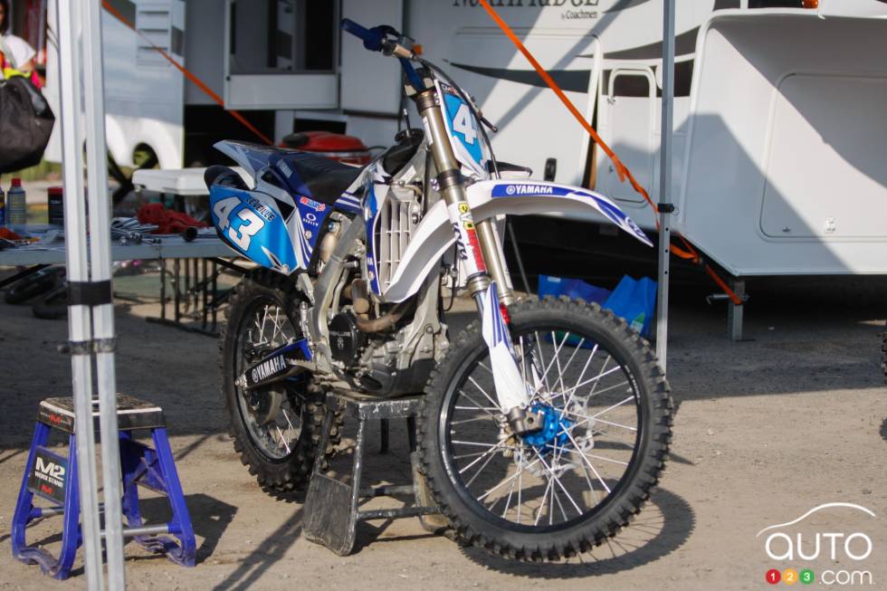 moto d'Émilie during a motocross championship round from the summer of 2013 at X-Town in Mirabel, QC