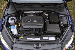 2016 Volkswagen Golf R engine