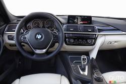 2016 BMW 340i steering wheel