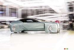 Rolls-Royce Vision NEXT 100 driving