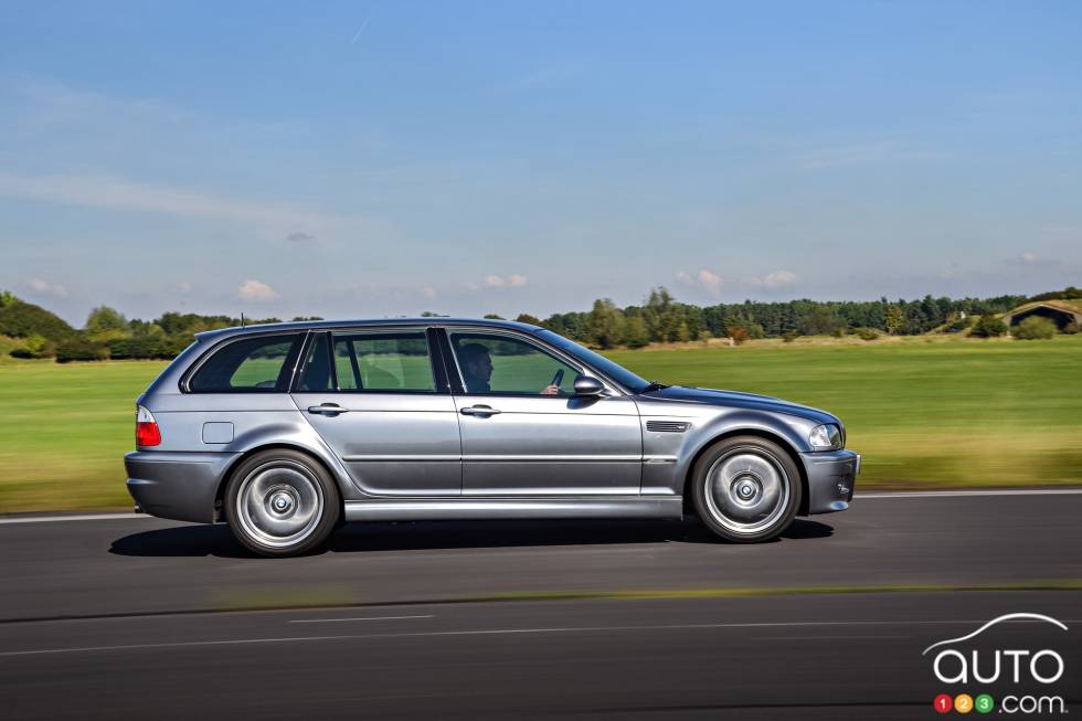 Vue de côté de la BMW E46 M3 familliale