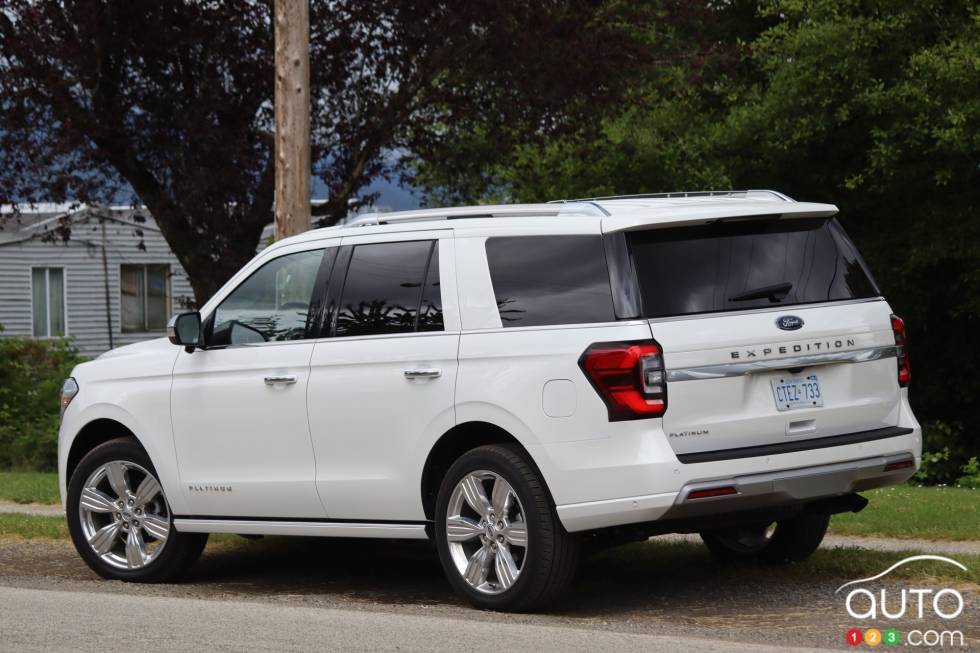 We drive the 2022 Ford Expedition Platinum 
