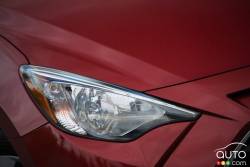 2016 Toyota Yaris headlight