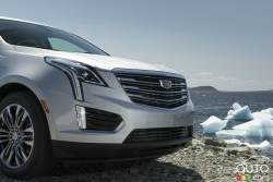 2017 Cadillac XT5 front grille