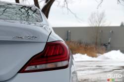 We drive the 2021 Genesis G70