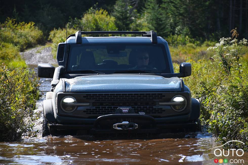 We drive the 2022 Ford Bronco Everglades