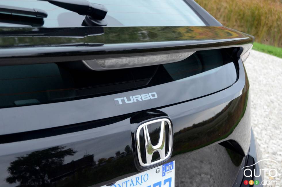 Détail du moteur de la Honda Civic Hatchback 2017