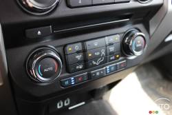 2017 Ford F Series Super Duty climate controls