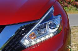 2016 Nissan Murano Platinum headlight