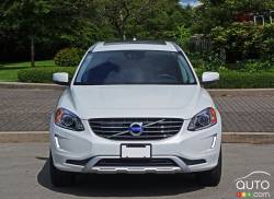 2016 Volvo XC60 T5 AWD front view