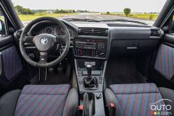 Tableau de bord de la BMW E30 M3 Evolution