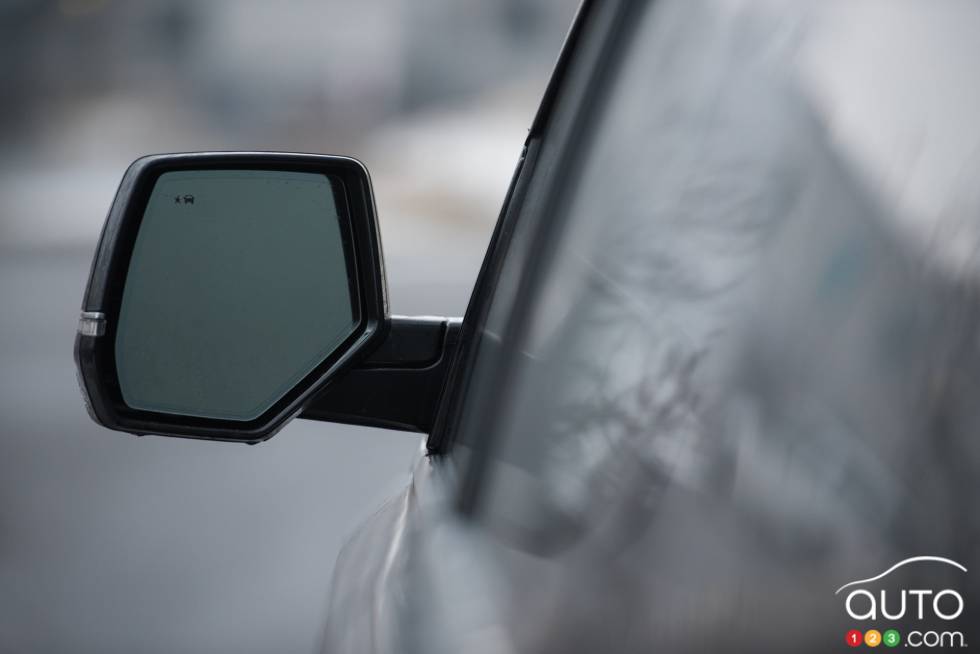 Mirroir du Cadillac Escalade 2016