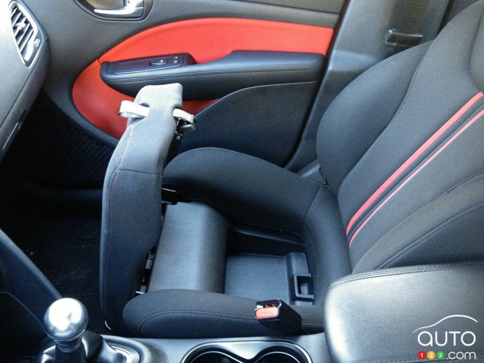 Rangement sous le siège