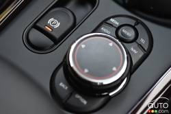 2016 MINI Cooper S Clubman infotainement controls