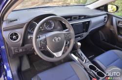Habitacle du conducteur de la Toyota Corolla 2017