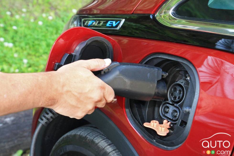 Recharge plug