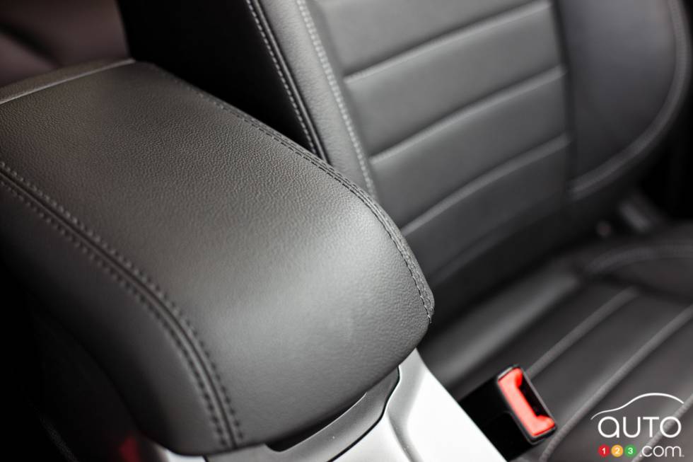 Centre armrest