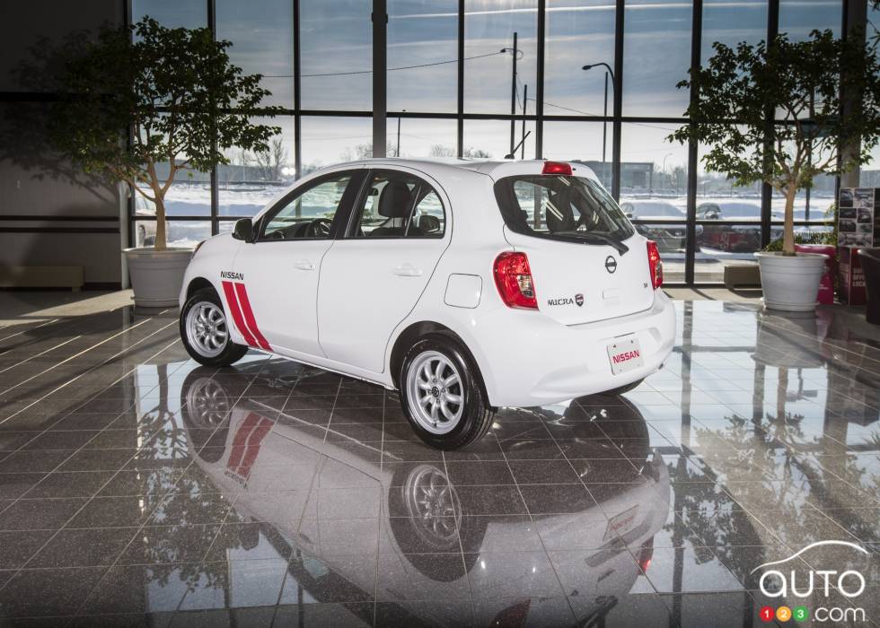 Vue 3/4 arrière de la Nissan Micra Cup Édition Limitée 2016