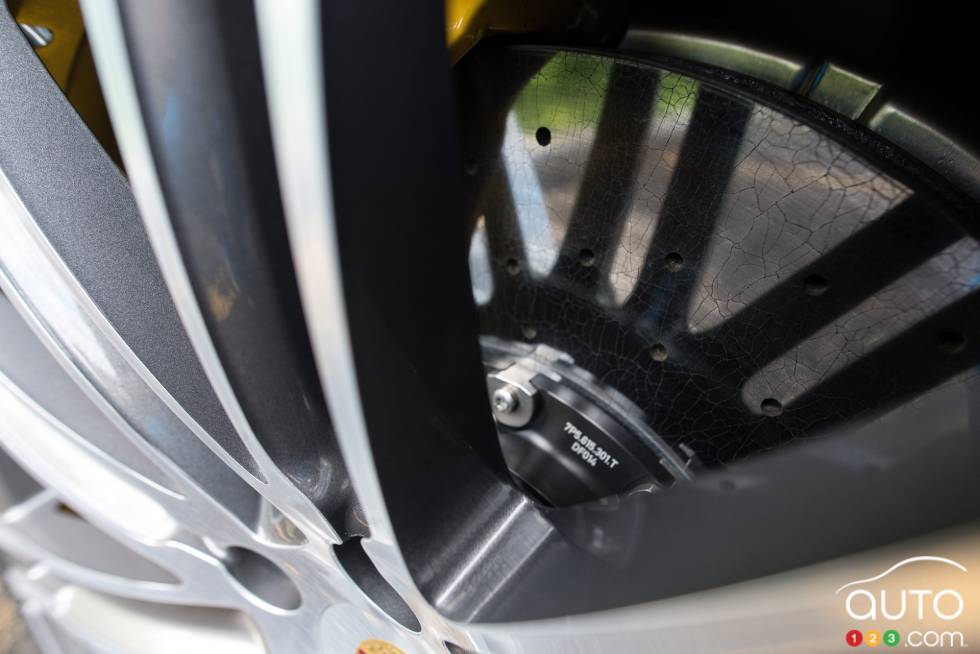 2016 Porsche Cayenne Turbo S ceramique brakes