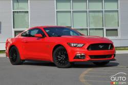 2015 Ford Mustang GT front 3/4 view