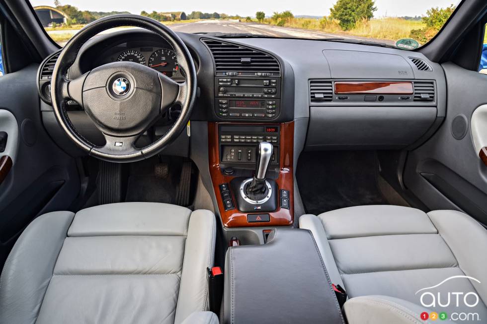 Tableau de bord de la BMW E36 M3