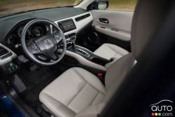 2016 Honda HR-V EX-L Navi cockpit