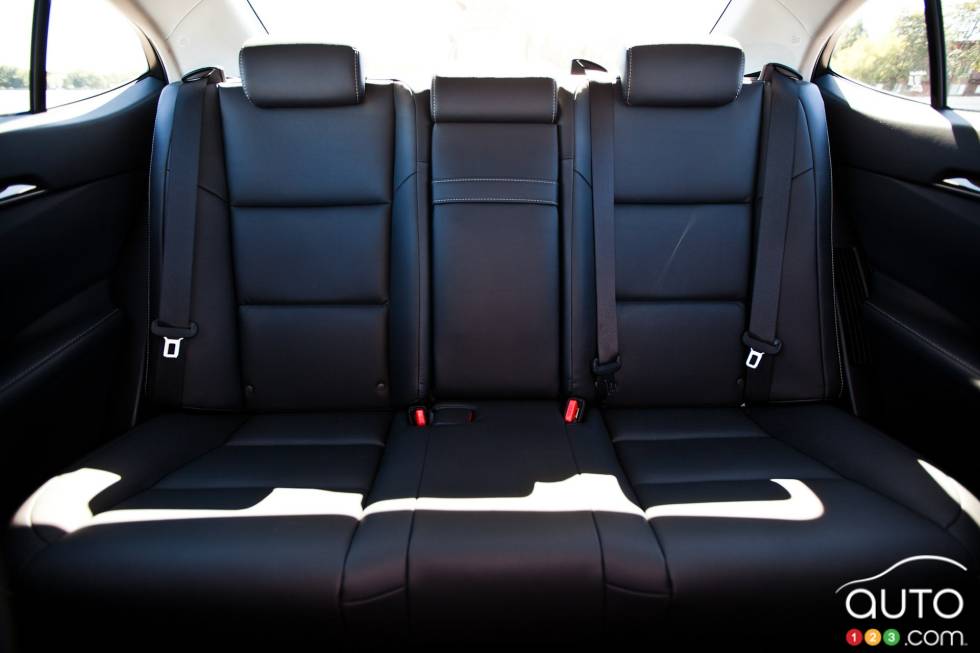 3-passenger seating in the back