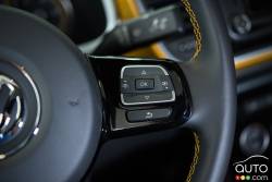 2016 Volkswagen Beetle Dune steering wheel detail