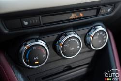 Contrôle du système de climatisation de la Mazda CX-3 GT 2016
