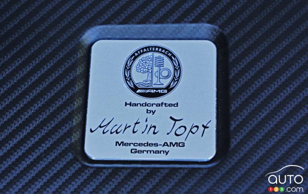 Détail du moteur du Mercedes-Benz GLA 45 AMG 4Matic 2016