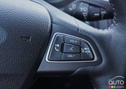 2016 Ford Focus Titanium steering wheel mounted audio controls