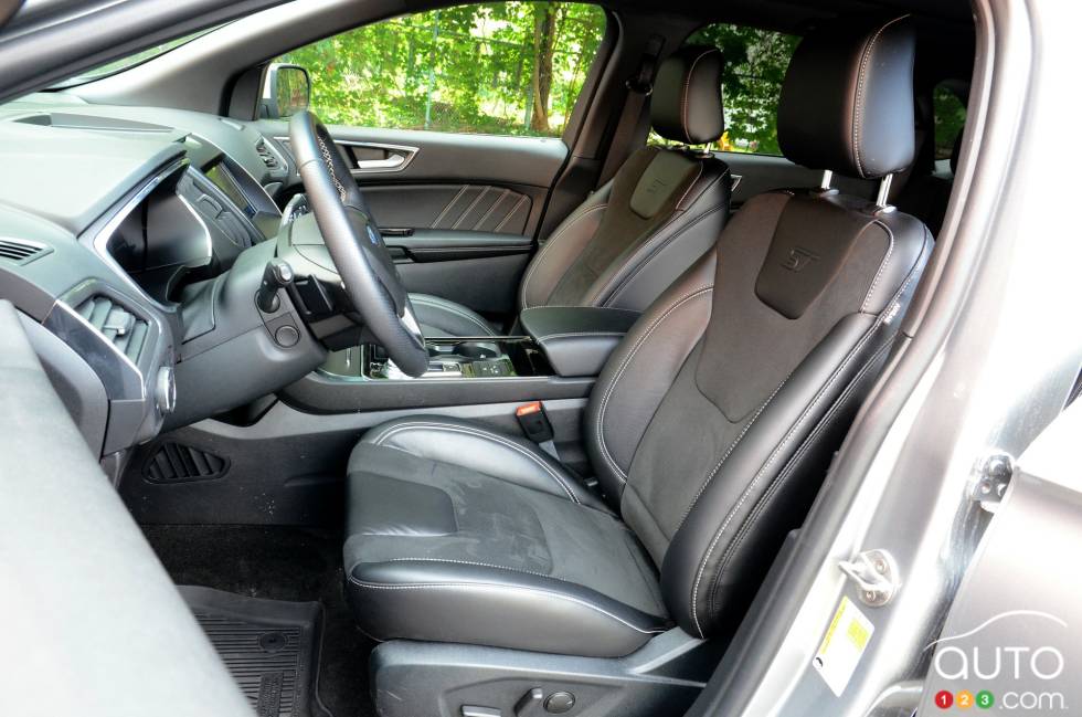 We drive the 2020 Ford Edge ST 