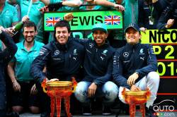 Toto Wolff, directeur exécutif Mercedes GP. Lewis Hamilton, Mercedes GP.Nico Rosberg, Mercedes GP.