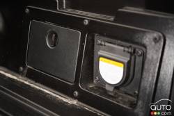 Détail du coffre du Toyota Tacoma V6 TRD 2016
