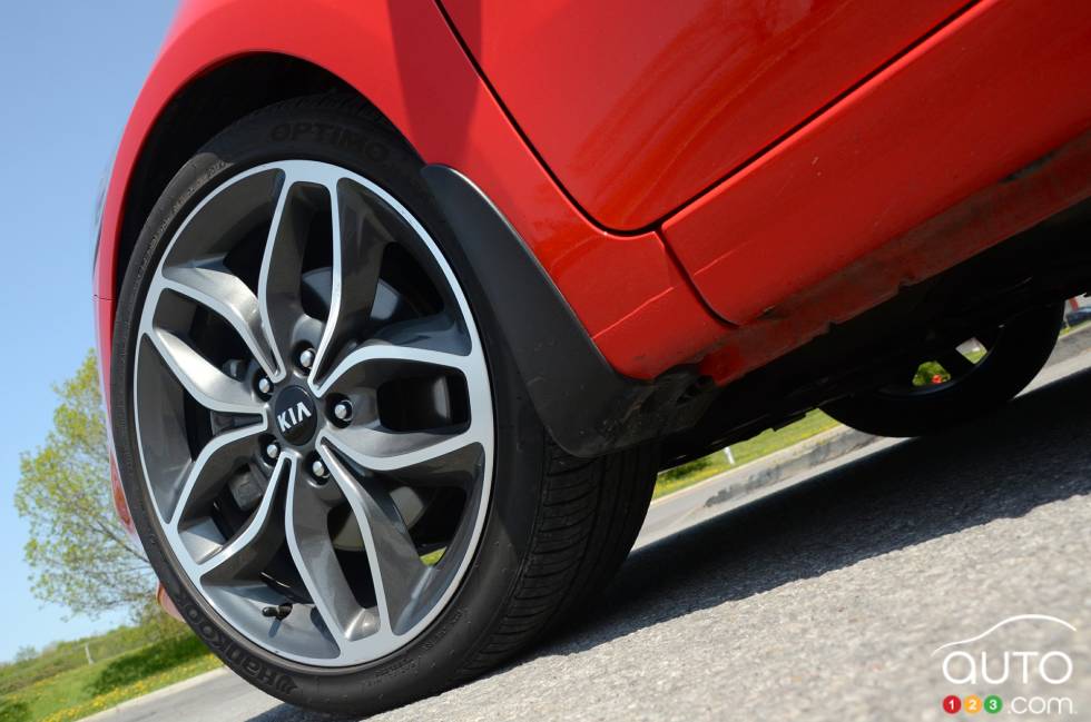 Roue de la Kia Forte 5 SX 2016