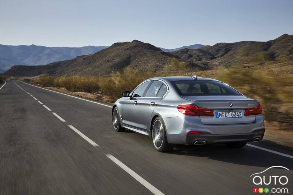 2017 BMW 5 series rear 3/4 view
