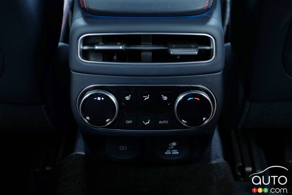 We drive the 2022 Genesis GV70