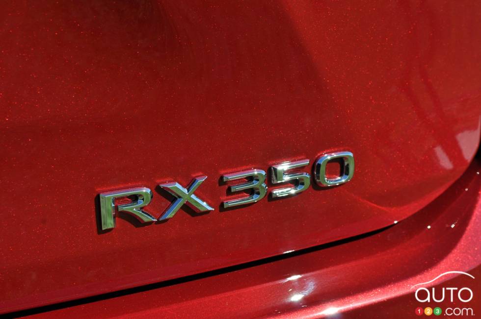 2016 Lexus RX trim badge