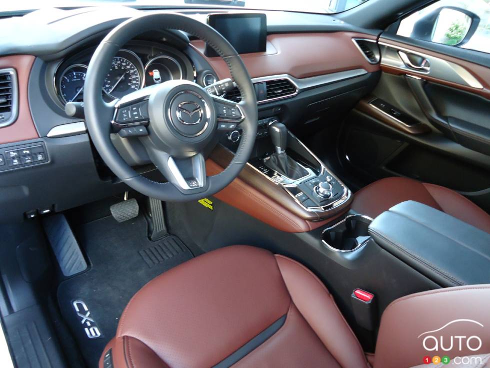 2016 Mazda CX-9 cockpit