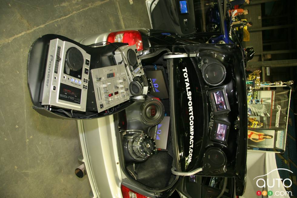 Montreal National Sport Compact 2006