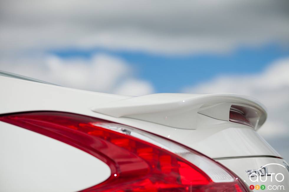 Rear spoiler,  3/4 view